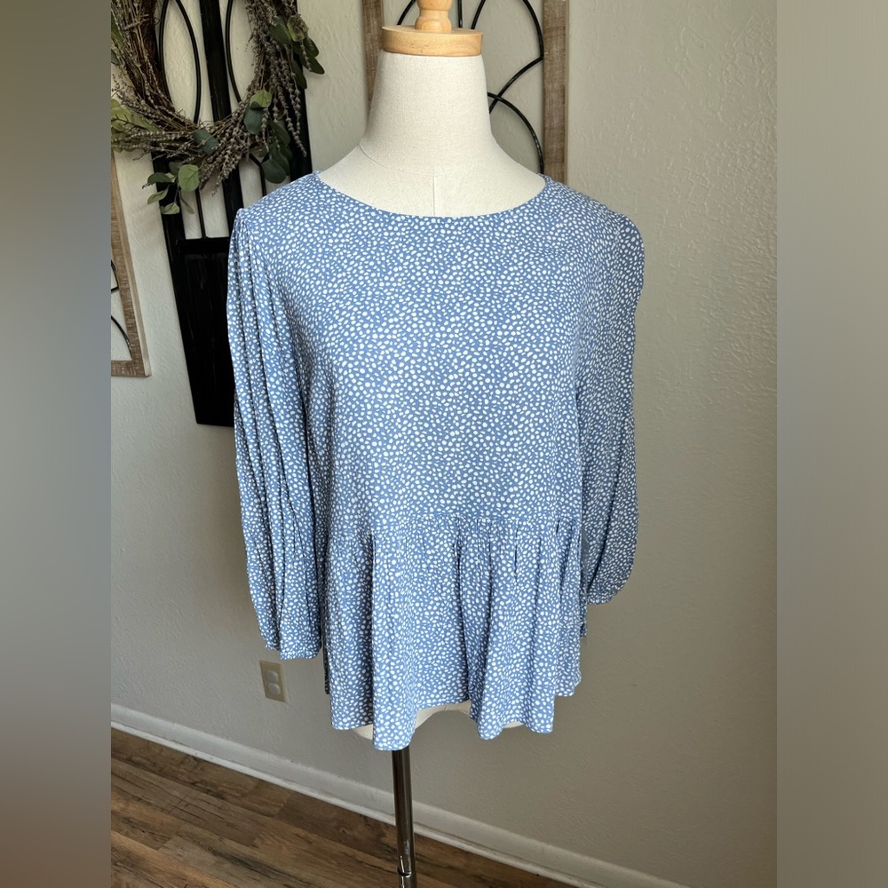 Hem & Thread size medium blouse blue New with tags
